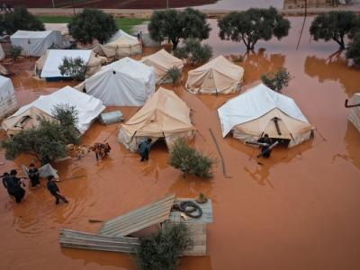 ضحايا أطفال جراء الأمطار الغزيرة ... و عدد المخيمات المتضررة يتجاوز 200 مخيم
