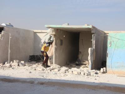 في ملاذهم الأخير... قذائف الموت تلاحق الأطفال في مخيمات ريف إدلب الشمالي