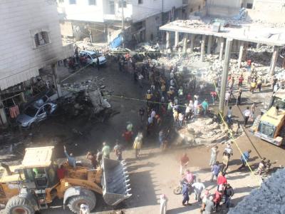 أكثر من 100 مدني بين قتيل وجريح بانفجار مفخخة في مدينة الباب شرقي حلب