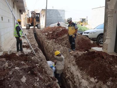 الدفاع المدني السوري يطلق مشروعاً لتوسيع شبكات الصرف الصحي في مدينة اعزاز شمالي حلب