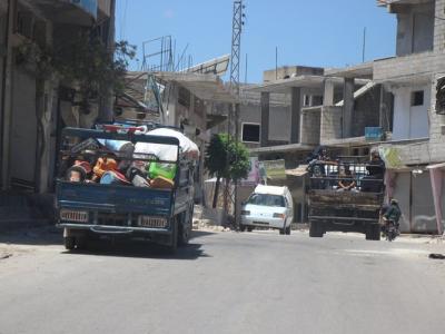 موجة نزوح جديدة للمدنيين من ريف إدلب الجنوبي بعد مخاوف من هجوم عسكري محتمل للنظام وروسيا